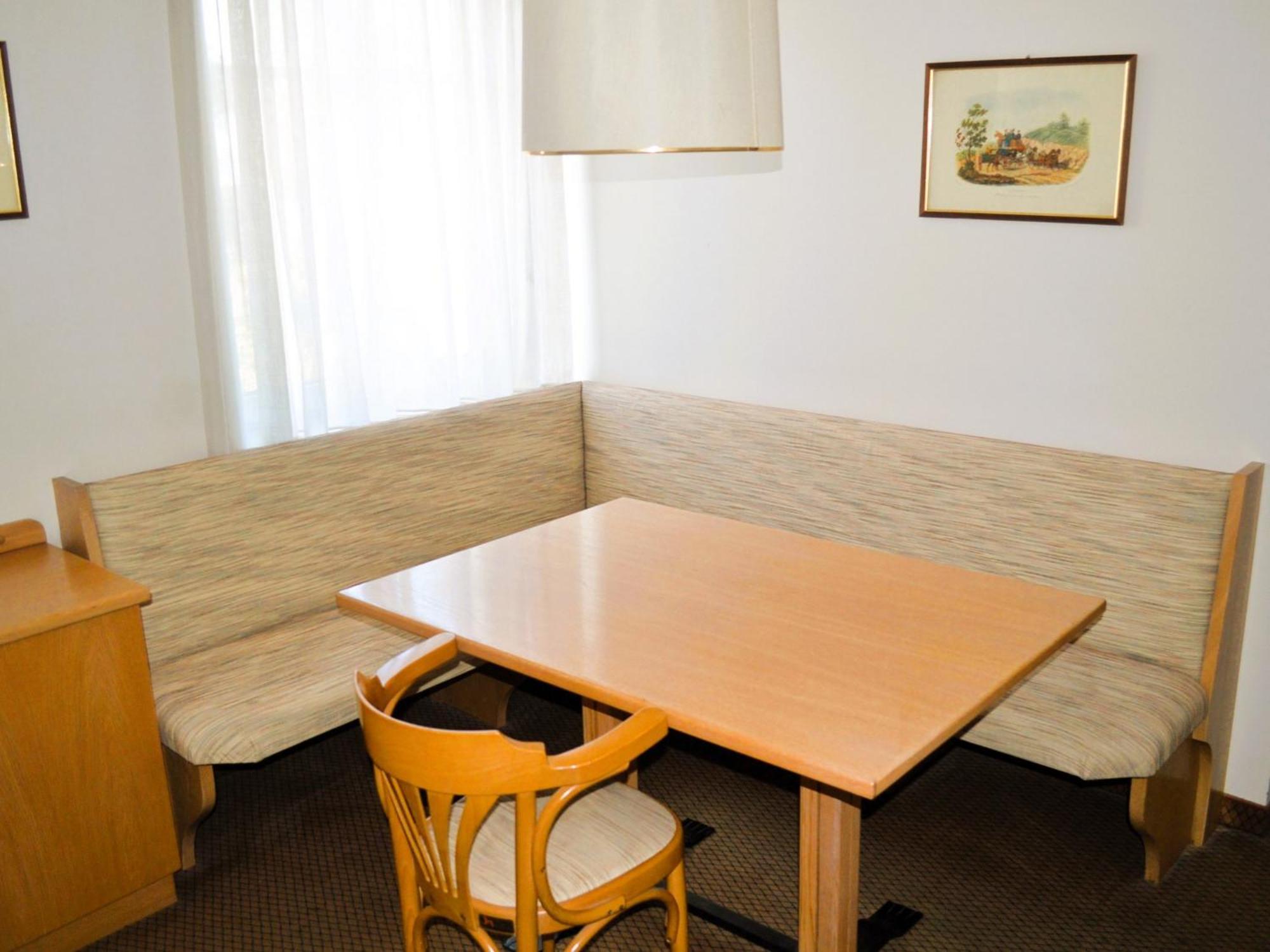 Hotel Villa Regina เลวิโกแตร์เม ภายนอก รูปภาพ