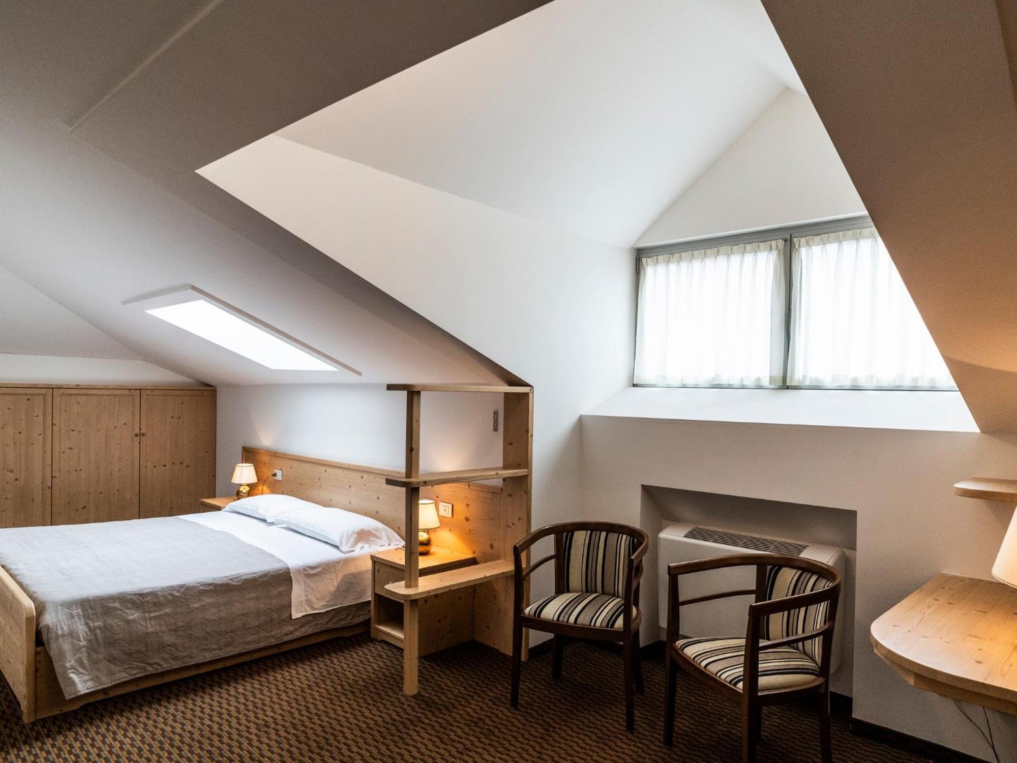 Hotel Villa Regina เลวิโกแตร์เม ภายนอก รูปภาพ