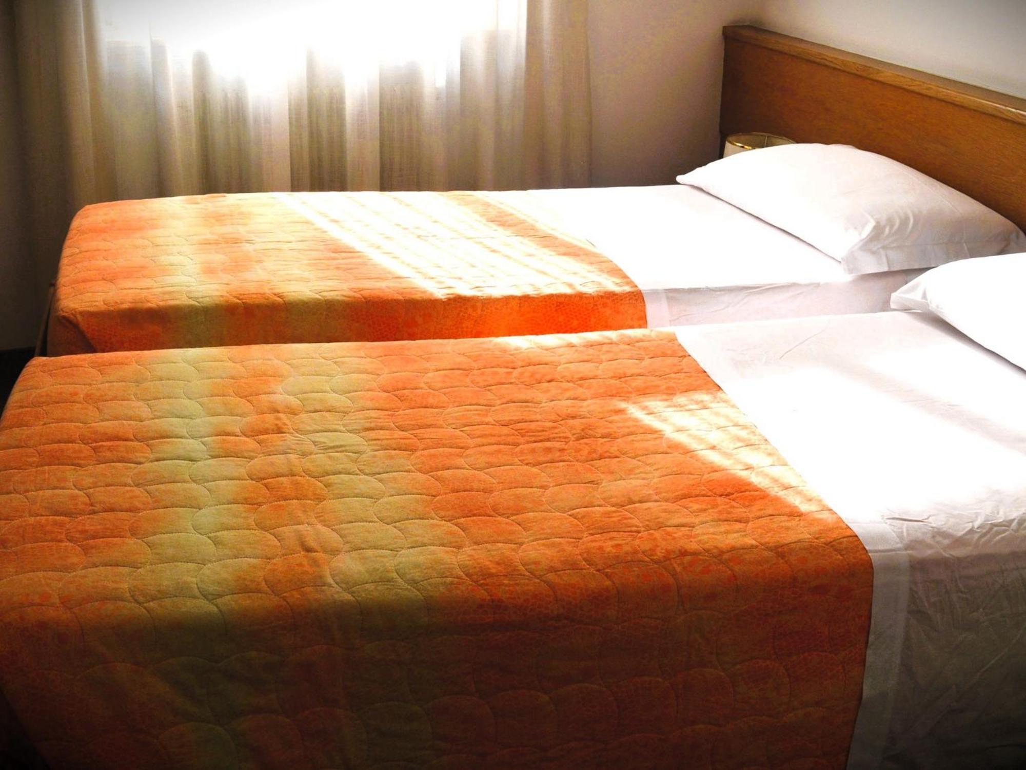 Hotel Villa Regina เลวิโกแตร์เม ภายนอก รูปภาพ